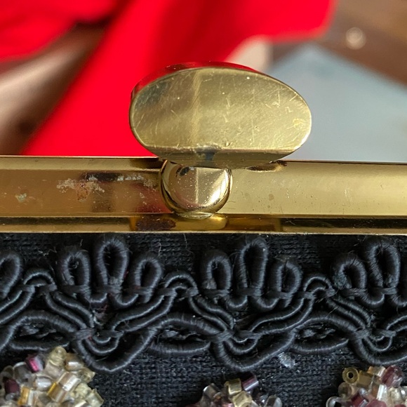 Vintage 1960’s Beaded Caron of Huston Texas Purse with Gold Hardware - Picture 12 of 12